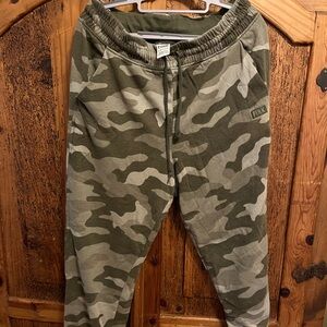 PINK Victoria's Secret Green Camo Sweatpants